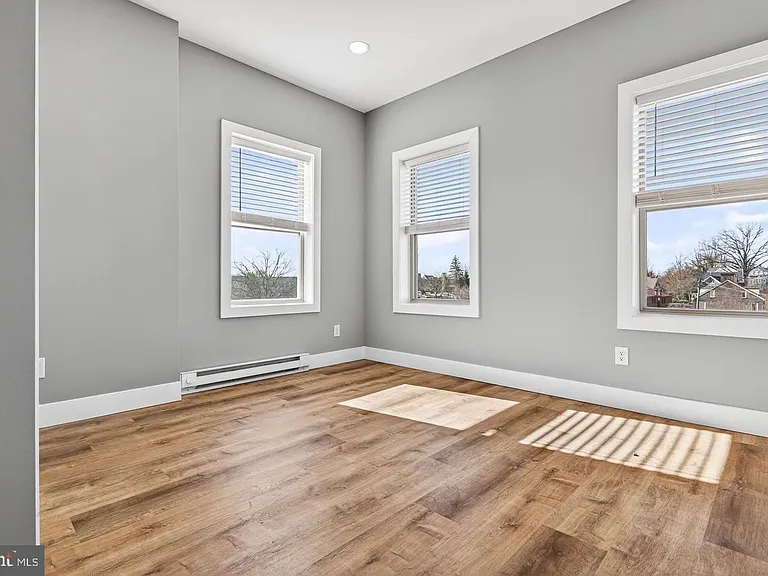 329 S High St — Photo 15