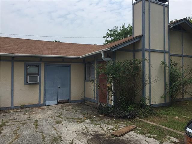 1st image of 1700 Royal Hill Dr #A