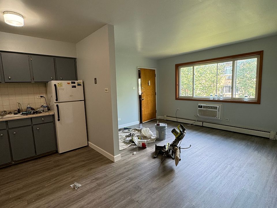 2nd image of 501 Chicago Rd APT 12