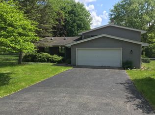 1417 Plainview Rd, Carpentersville, IL 60110