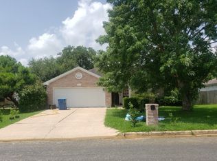214 Maple Ln, Elgin, TX 78621