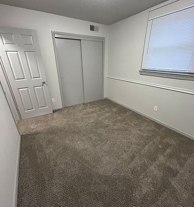 1st image of 1020-1026 E 12th St N #1026-04