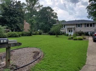 3838 Glenbrook Rd, Fairfax, VA 22031