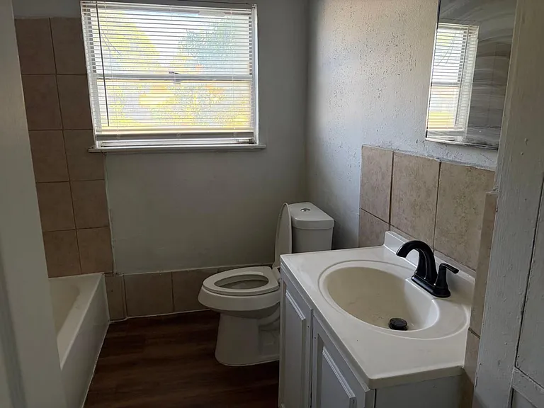 5782 Belcrest St — Photo 15