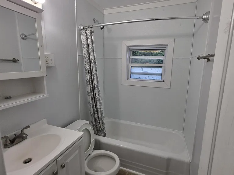 627 N Main St #2 — Photo 10