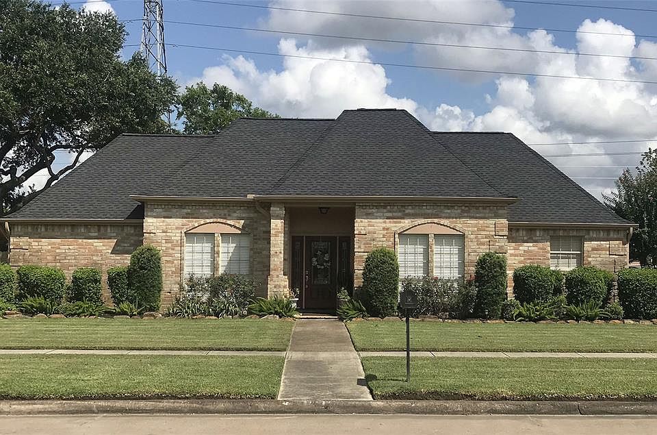 1st image of 2908 Country Club Dr