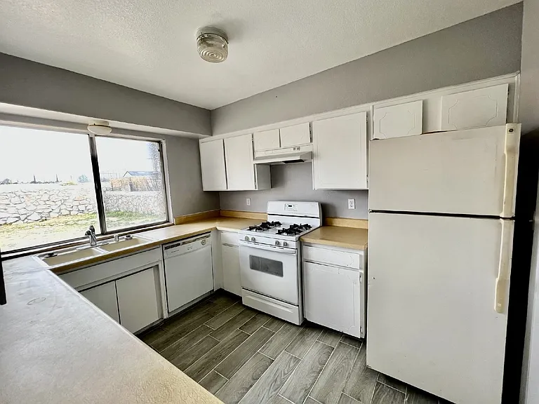 1618 Dale Douglas Dr — Photo 12