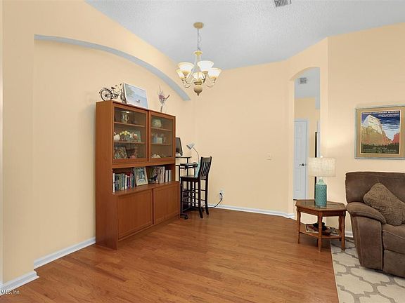 4th image of 312 Twinleaf Ct