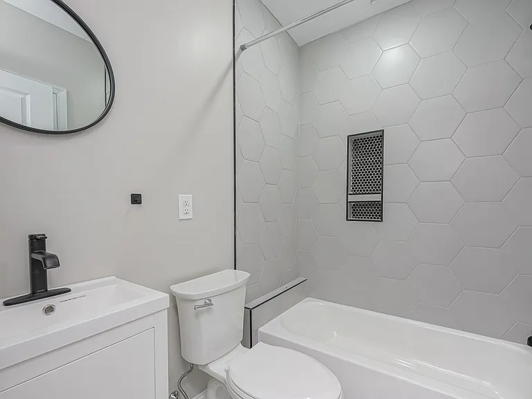 5223 Irving St #1 — Photo 18