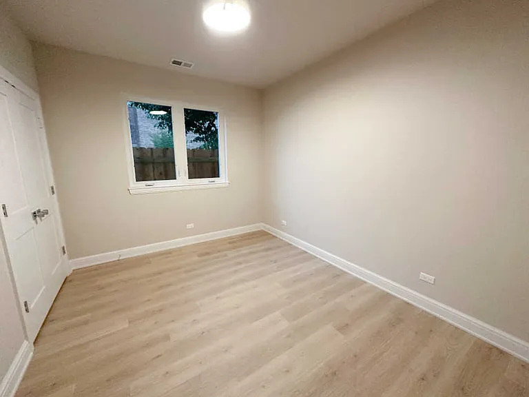 4315 S Indiana Ave #3 — Photo 11