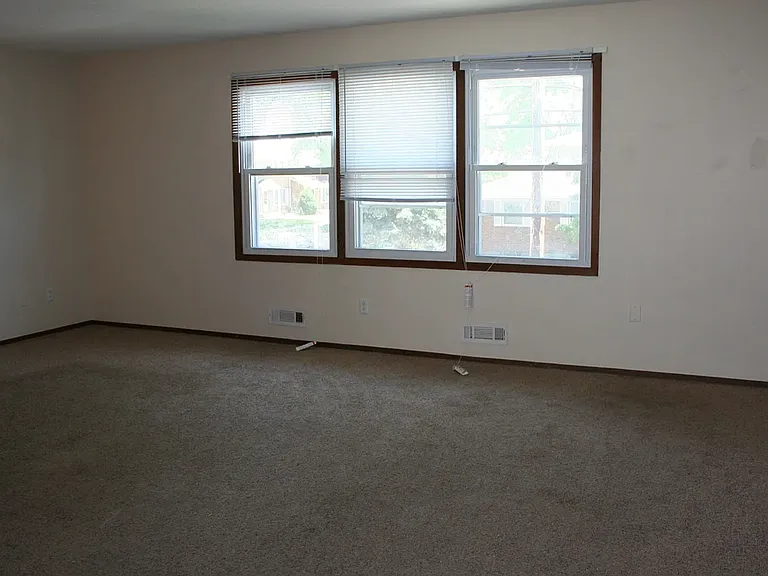 130-134 61st St W #130 — Photo 3