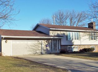 304 5th St NE, Grand Meadow, MN 55936