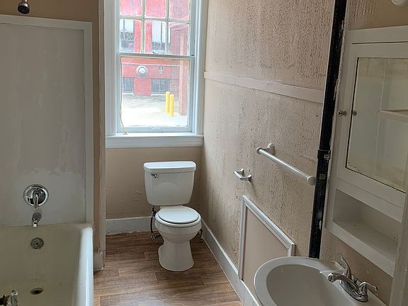 5th image of 215 11th St #2B