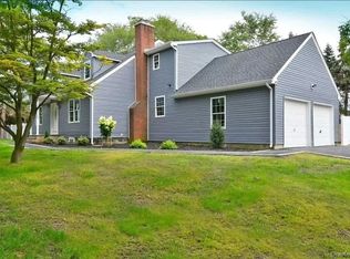336 Nicolls Rd, Deer Park, NY 11729