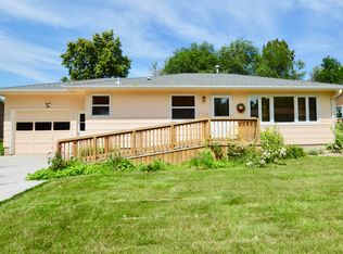 1725 12th Ave SE, Aberdeen, SD 57401