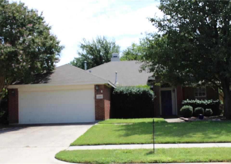 1st image of 3408 Heathcliff Dr