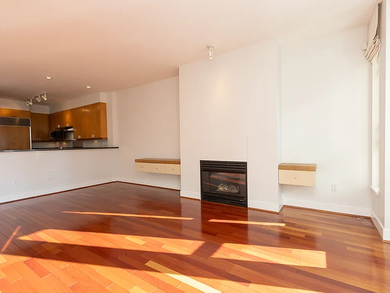 2491 Folkestone Way — Photo 5