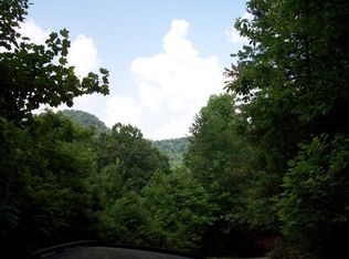 364 Cardinal Dr, Franklin, NC 28734