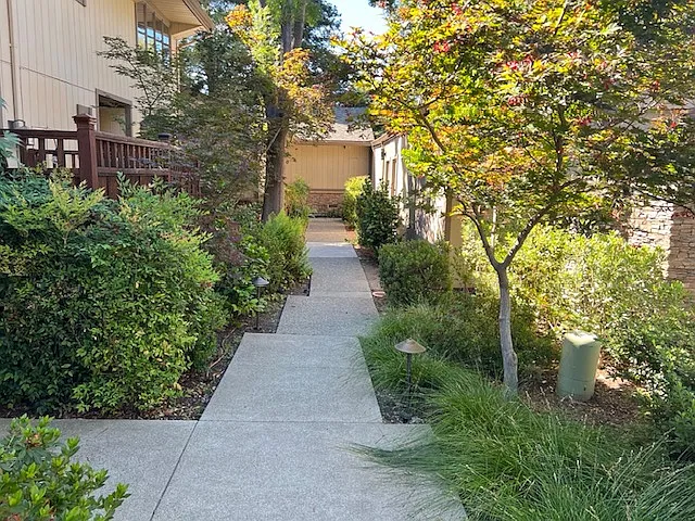 3 bed, 1639 sqft, $4,600 — Photo 2