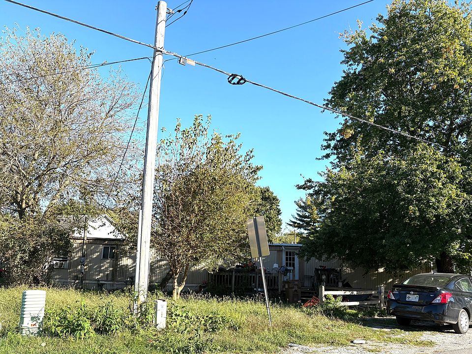 2nd image of 108 N 3rd St