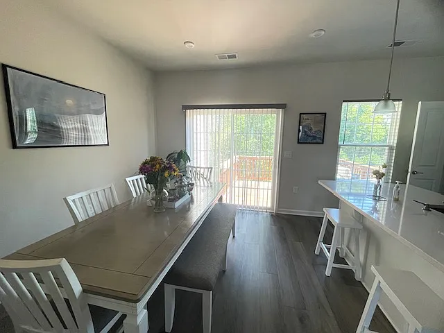 1152 Romeria Dr — Photo 2