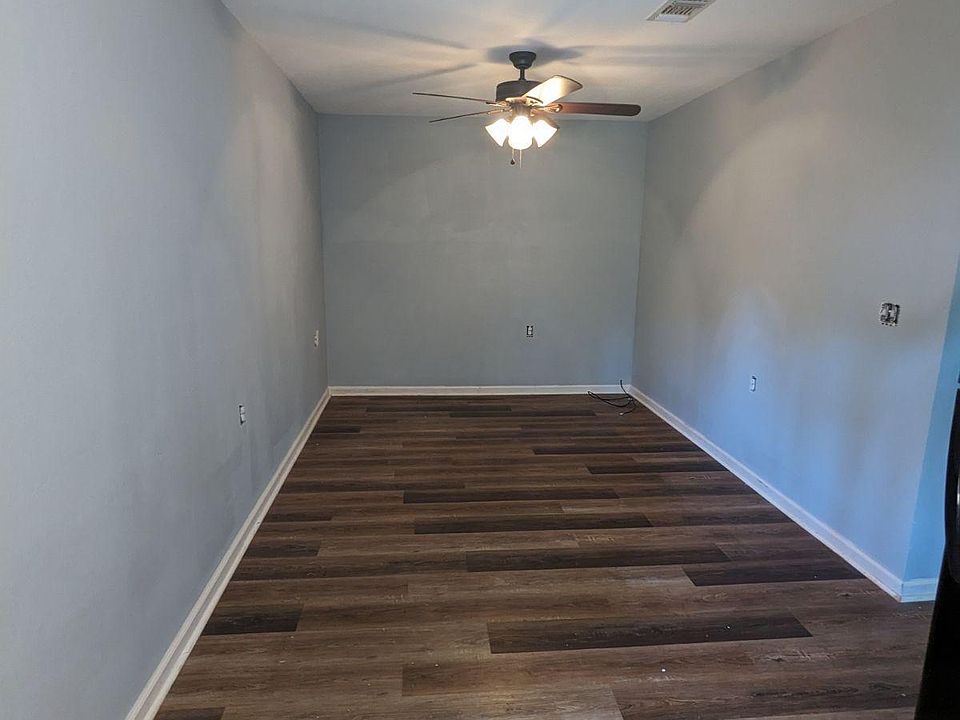 Dining room connected to kitchen