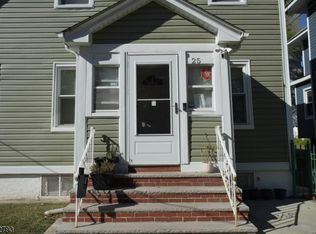 25 Parkview Ter, Newark, NJ 07112
