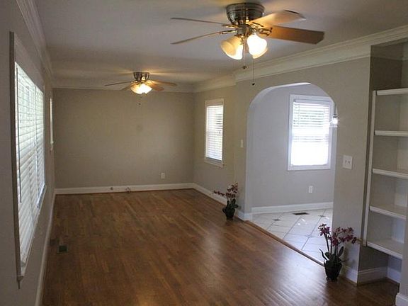 4th image of 1194 Oakview Dr SE