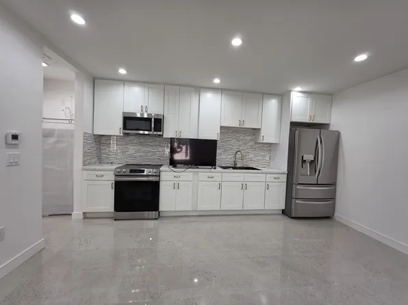 16036 San Fernando Mission Blvd, Granada Hills, CA 91344