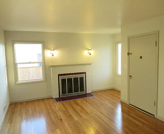 2 bed, 975 sqft, $2,500 — Photo 2