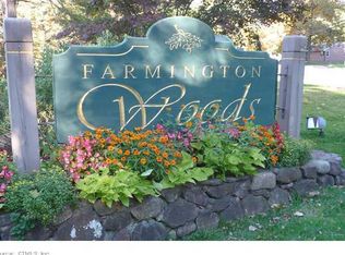 22 Canterbury Ln, Avon, CT 06001