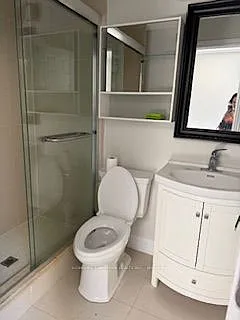 2615 Yonge St #2 — Photo 8