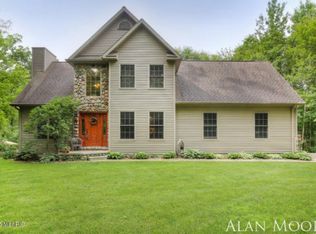 8034 Ritz Pine Dr NE, Rockford, MI 49341