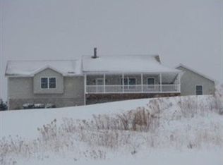 6377 Macoun Ln, North East, PA 16428