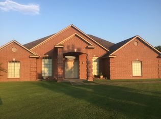 9 Oakridge Dr, Texarkana, TX 75503