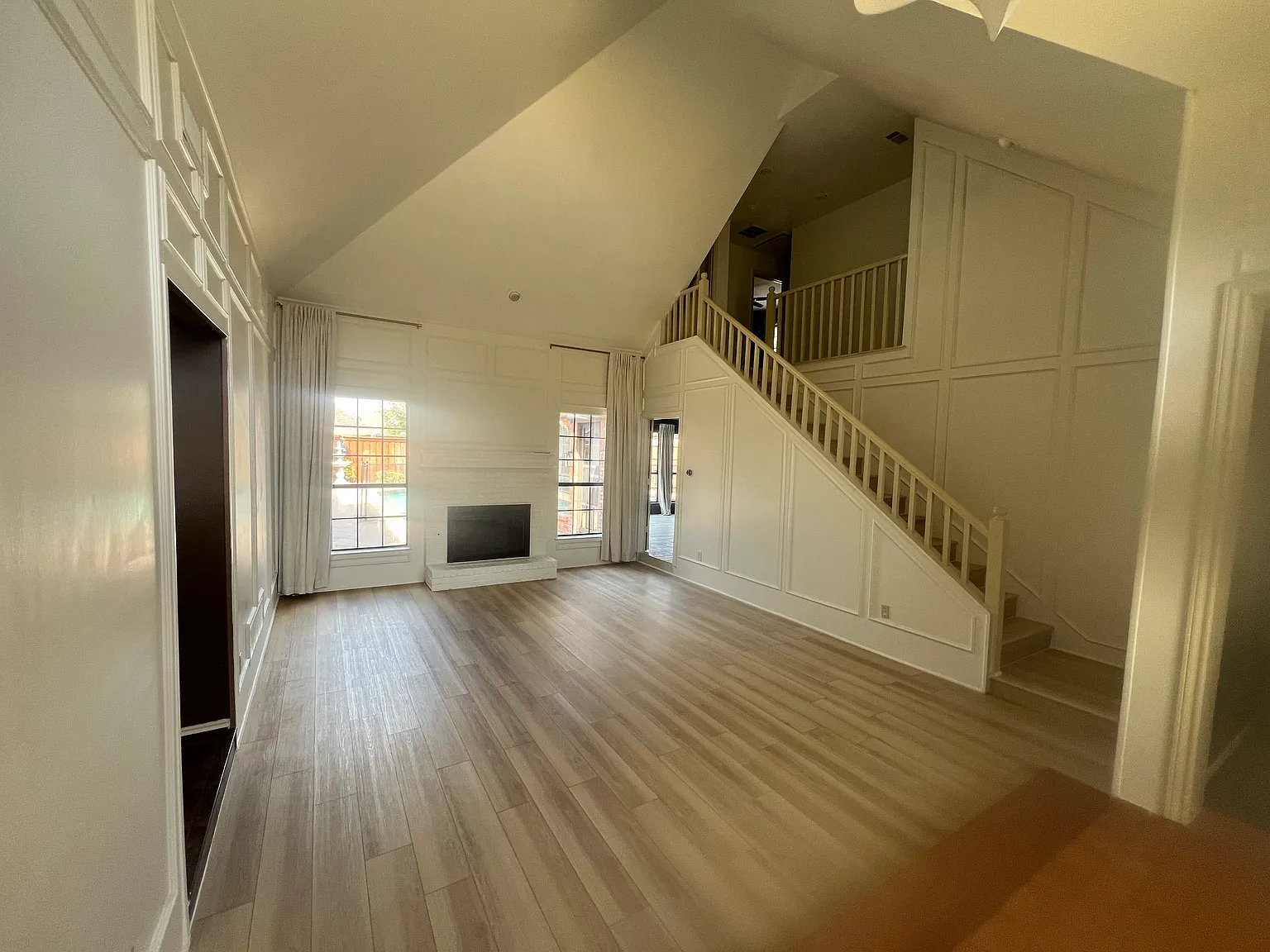 3 bed, 2033 sqft, $3,100 — Photo 3