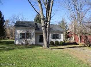 89 State Farm Rd, Voorheesville, NY 12186