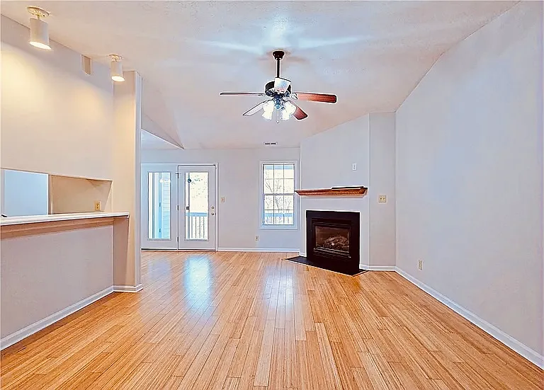 259 Waterdown Dr #11 — Photo 8