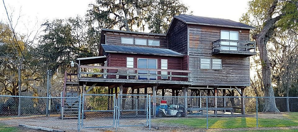 1st image of 20530 Lake Forest Dr W