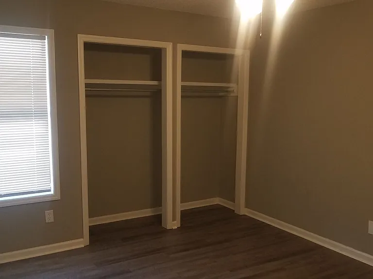 4 Lakeland Ct — Photo 2