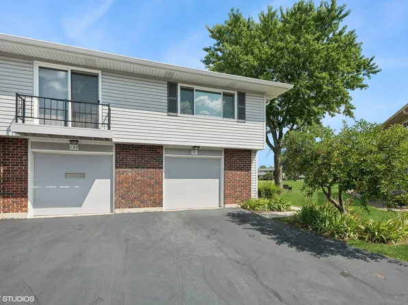 131 Barcliffe Ln Unit 131, Schaumburg, IL 60194