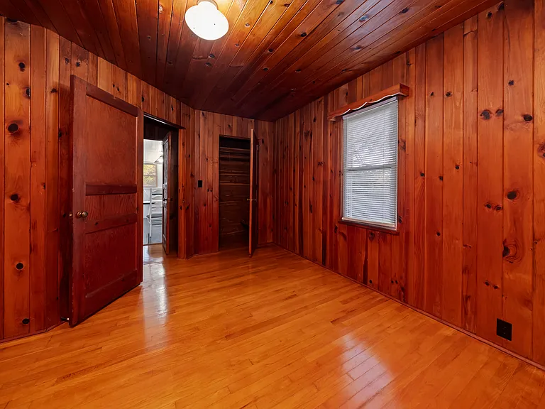 1096 Scruggs Cir — Photo 32