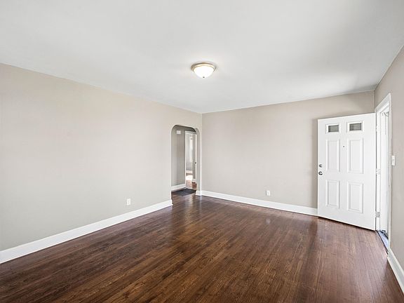 3rd image of 1008 Darley Dr