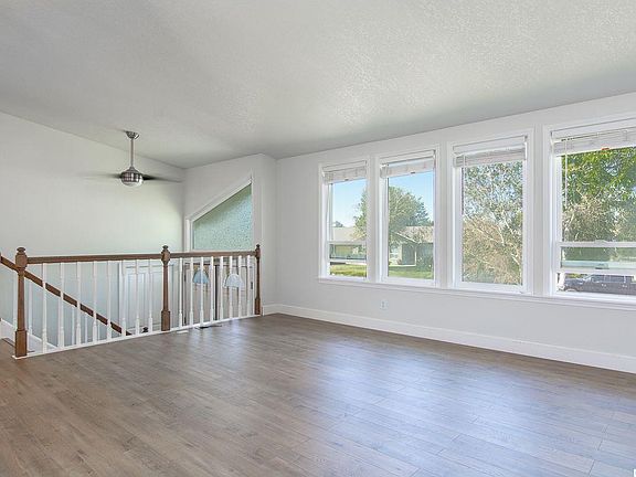 4th image of 2305 W 41st Ave