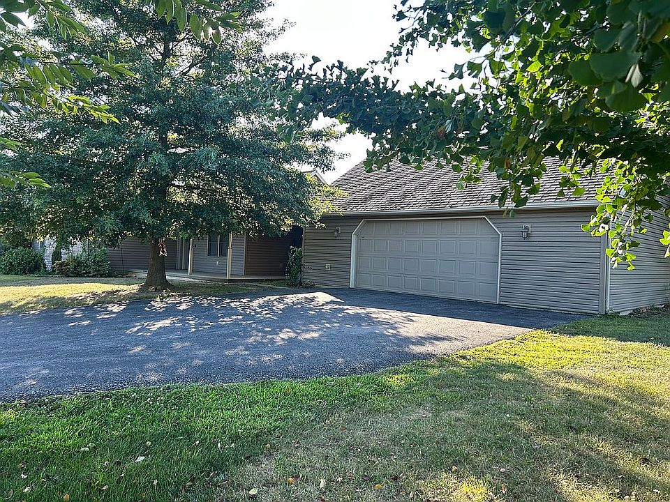 2nd image of 211 Nicholson Dr
