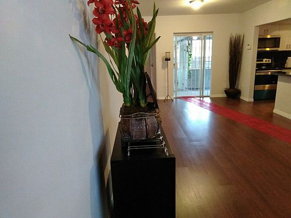 5th image of 600 NE 163rd St