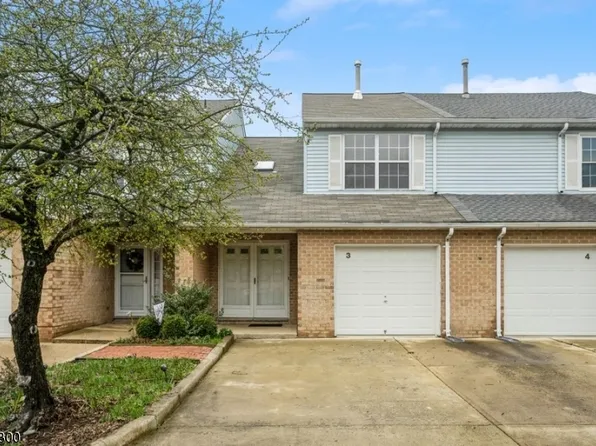 3 Irvin Ct, Lebanon Boro, NJ 08833