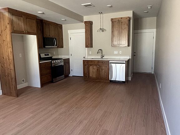 5th image of 2400 Virlow St