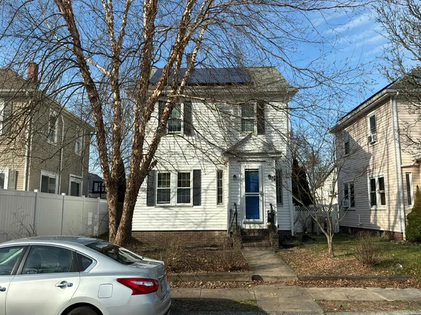 27 Willis St, Cranston, RI 02910