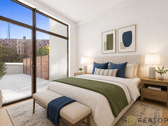 5th image of 960 Franklin Ave #123
